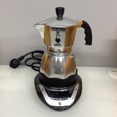 Электрическая гейзерная кофеварка Bialetti Moka Timer на 3 чашки